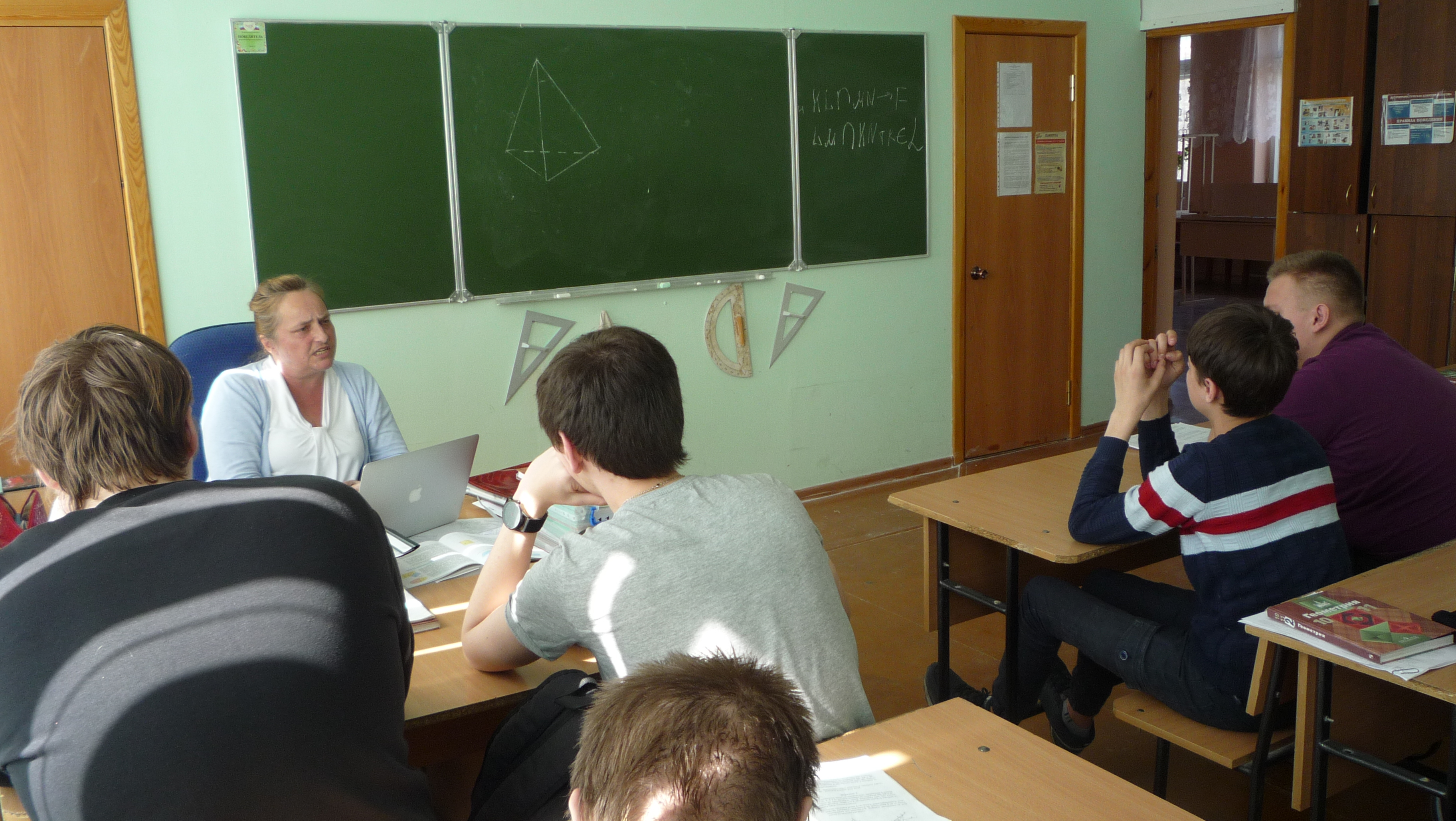 Беседа студентов Политехнического колледжа с практикующим юристом Светланой Ивановной Заворотынской